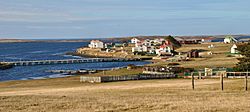Archivo:Goose Green, Falkland Islands wide