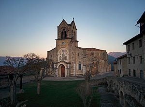 Archivo:Iglesia de San Vicente, Frías 02
