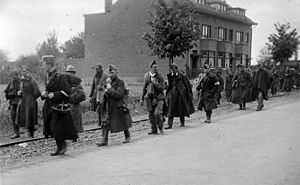 Infanterie-Regiment 489 Westfeldzug Gefangene Fort Eben-Emael 1940-2 by-RaBoe.jpg