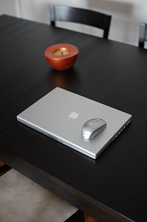 Archivo:Macbookpro laptop portatile