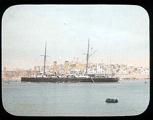 Archivo:Man of War ship outside Malta (3948071717)