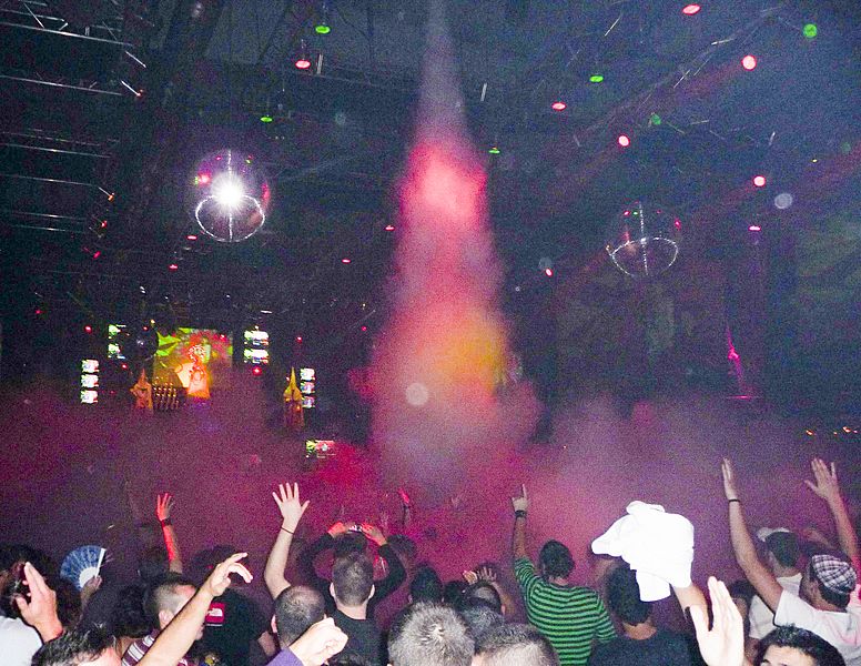 Megatrón en discoteca Fabrik