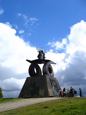 Archivo:Monument Compostelle