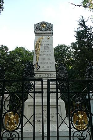 Archivo:Obelisco en conmemoración a los cadetes y personal del Colegio Militar 1847