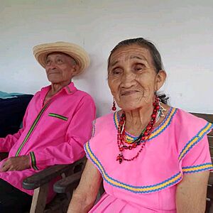 Archivo:Pareja dela Cultura Monkoxi Chiquitana