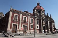 Archivo:Parroquia de Santa María de Guadalupe Capuchinas - Ciudad de México