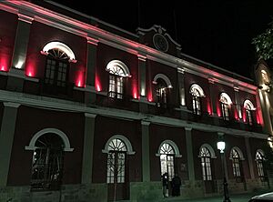 Archivo:Patio del Cabildo de la ciudad de Tarija