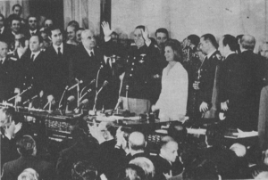 Archivo:Perón asume su tercera presidencia
