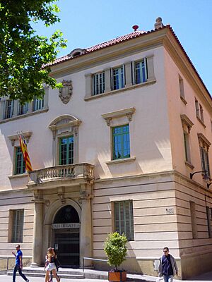 Archivo:Sant Feliú de Llobregat - Ayuntamiento 1