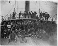 Archivo:USS Hunchback crewmen in the American Civil War