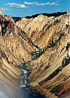 Archivo:Yellowstone canyon