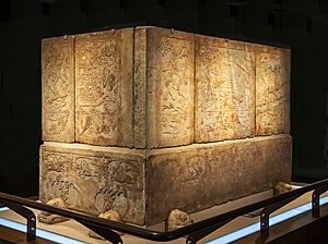 Archivo:Yu Hong Tomb general view
