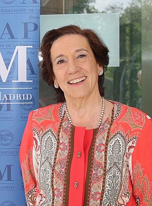 (Victoria Prego) Martínez-Almeida, en la entrega de los premios de la Asociación de la Prensa de Madrid 01 (cropped).jpg