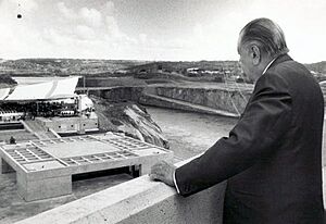 Archivo:1997. Enero, 23. Rafael Caldera en Macagua II