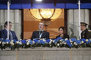 Archivo:20240914 DO PRESIDENTE BERNARDO AREVALO Y KARIN HERRERA PARTICIPAN EN GRITO DE 203 AÑOS DE INDEPENDENCIA PLAZA DE LA CONSTITUCION 091 - 53994930262