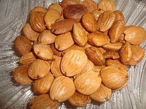 Archivo:Almendras fritas