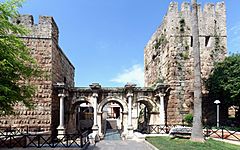 Archivo:Antalya - Hadrian's Gate