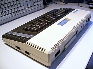 Archivo:Atari 800XL Rückseite