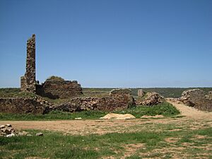 Archivo:Castillo de Castrotorafe, lienzo este