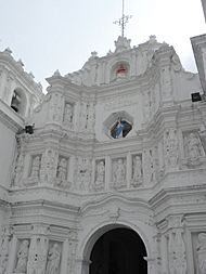 Archivo:Fachada del Templo de Ciudad Vieja, Sacatepéquez