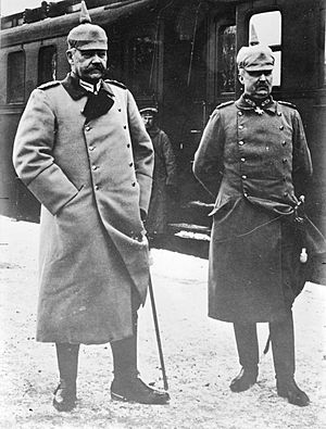 Archivo:Hindenburg and Ludendorff
