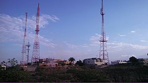 Archivo:Instalaciones y antena de transmisión de Canal 3 Culiacán