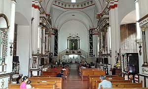 Archivo:Interior parroquia de los santos reyes amatlan