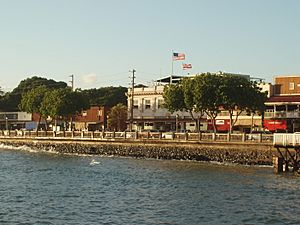 Archivo:Lāhainā oceanfront