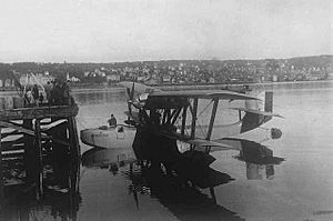 Archivo:Latham 47 Roald Amundsen 1928
