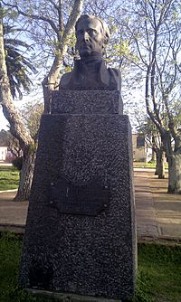 Monumento a Artigas en Plaza Pública de la ciudad de Soca - panoramio.jpg