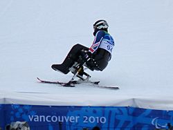 Archivo:Paralympic 2010 - Alpine skiing - Talan Skeels-Piggins