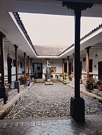 Patio Centro de Investigaciones Históricas, Popayán.jpg