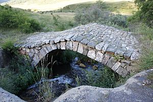 Archivo:Pontón del Arroyo de Francamuerta. Redipuertas-LE (1)