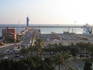 Archivo:Puerto de Almería 100