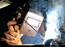 Archivo:SMAW.welding.navy.ncs