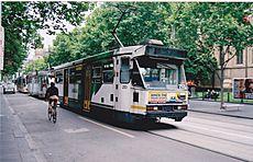 Archivo:Tram in Melbourne, Australia