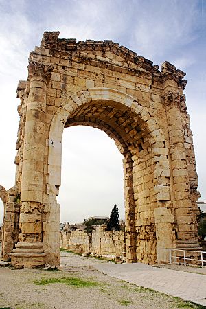 Archivo:Tyre Triumphal Arch