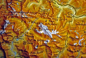 Archivo:Valle de Benasque
