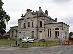Vivières (Aisne) mairie-école.JPG