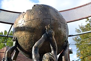 Archivo:Wikipedia Monument in Slubice 20190918-1
