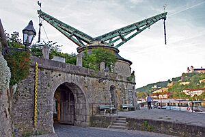 Archivo:Wuerzburg alter kranen