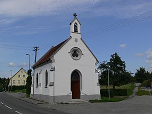 Archivo:Zollenreute Kapelle außen 1