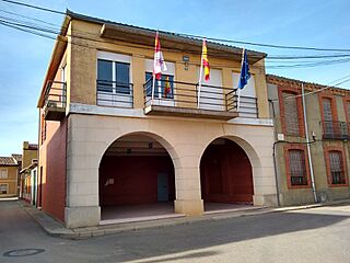 Ayuntamiento de Castil de Vela (Palencia).jpg