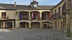 Archivo:Ayuntamiento de Pedraza (Segovia)