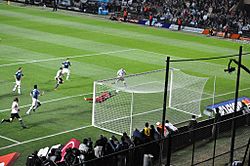 Archivo:CA 2011 Uruguay vs Argentina - Diego Perez goal