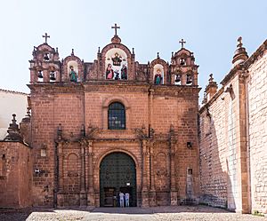 Archivo:Catedral, Plaza de Armas, Cusco, Perú, 2015-07-31, DD 57