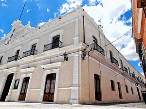Archivo:Esquina del palacio municipal de huamantla