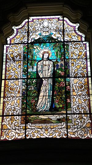 Archivo:Hermoso vitral de Santa Rosa de Lima