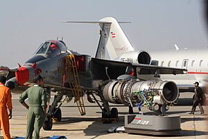 Archivo:IAF Jaguar and Honeywell's F125