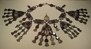 Archivo:Ida Ou Nadif head ornament (19th century)